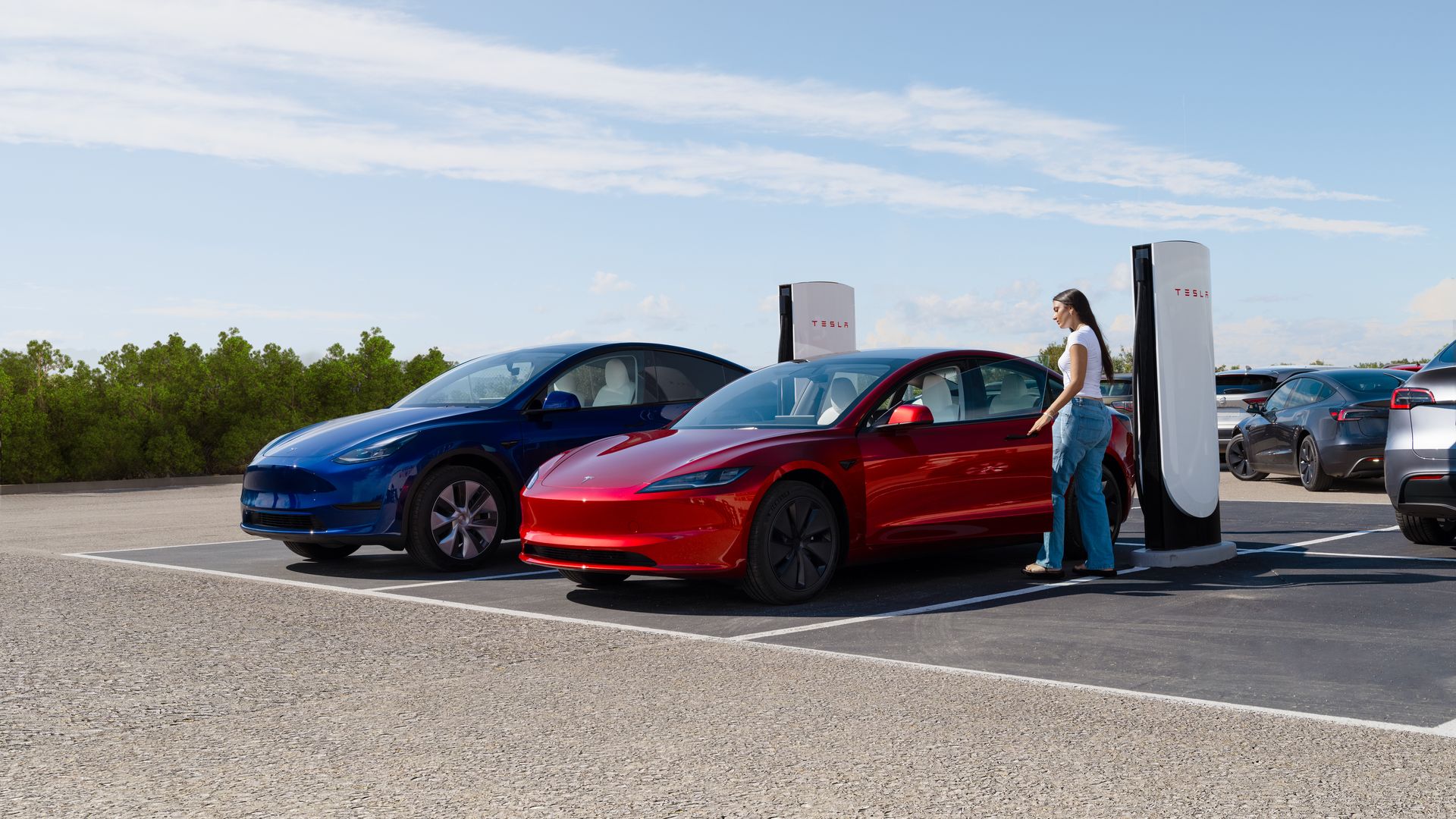 Tesla Deploys More Superchargers in Hawaii